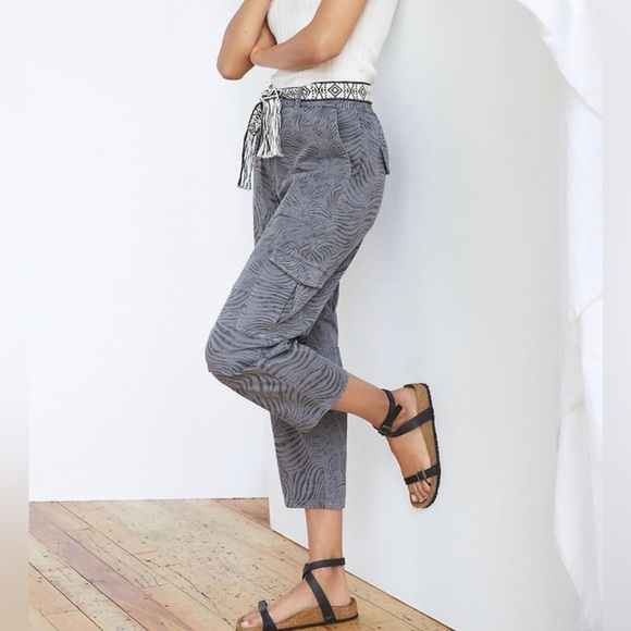 Anthropologie PILCRO Zebra Printed Gray Cargo High Rise Cropped Loose Pants - Picture 1 of 16